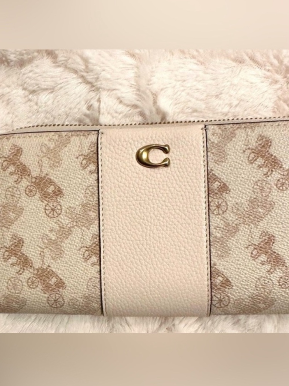 Coach beige horse and carriage Signature Convertible wallet with Gold 'C' - Picture 2 of 6
